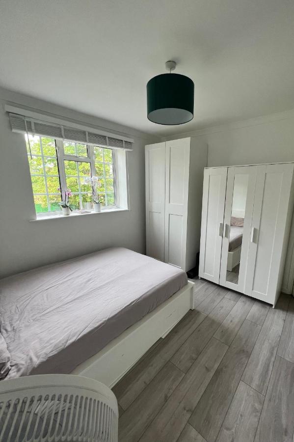 Lovely Forest Hill Flat